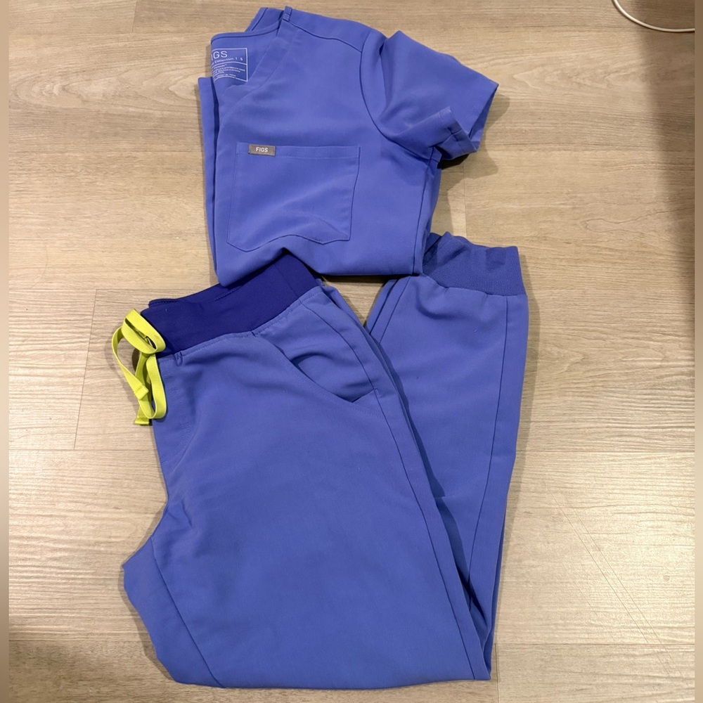 Figs Scrubs Set Zamora Jogger Small Petite, Catarina One Pocket Small Blueberry